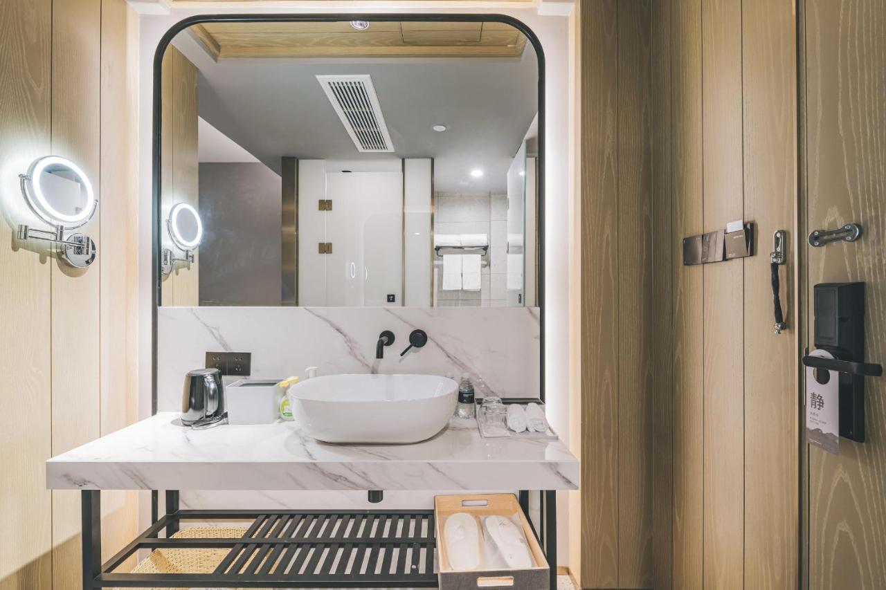 Atour X Hotel The Bund East Nanjing Road Shanghai Exterior photo