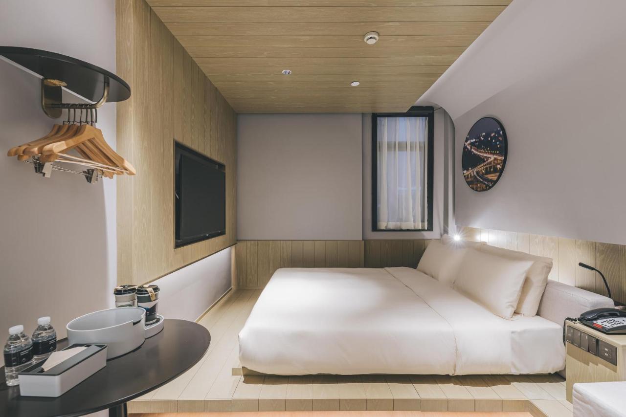Atour X Hotel The Bund East Nanjing Road Shanghai Exterior photo