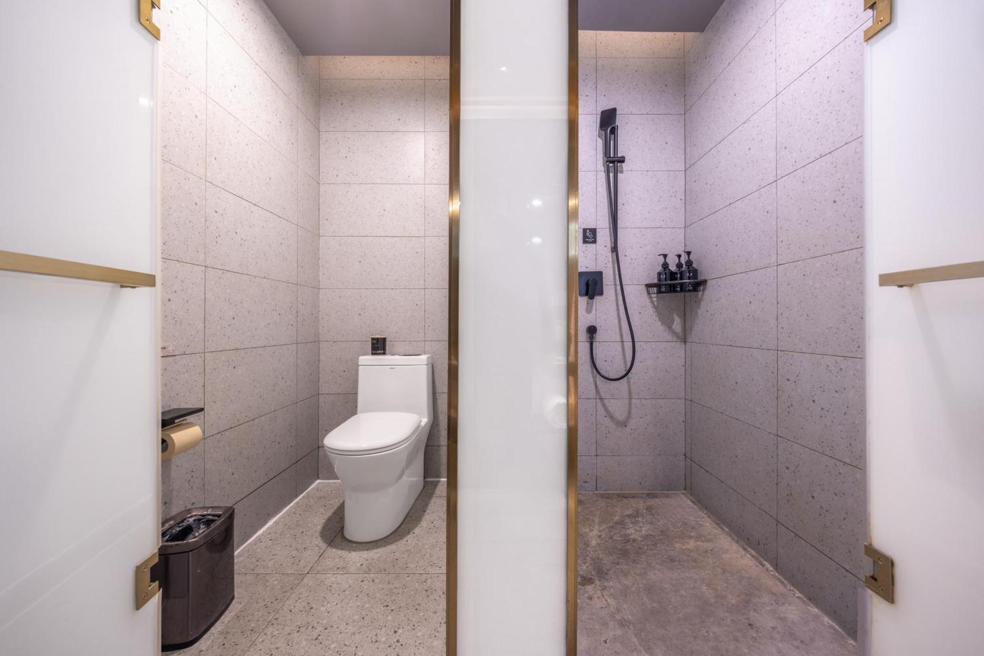 Atour X Hotel The Bund East Nanjing Road Shanghai Exterior photo