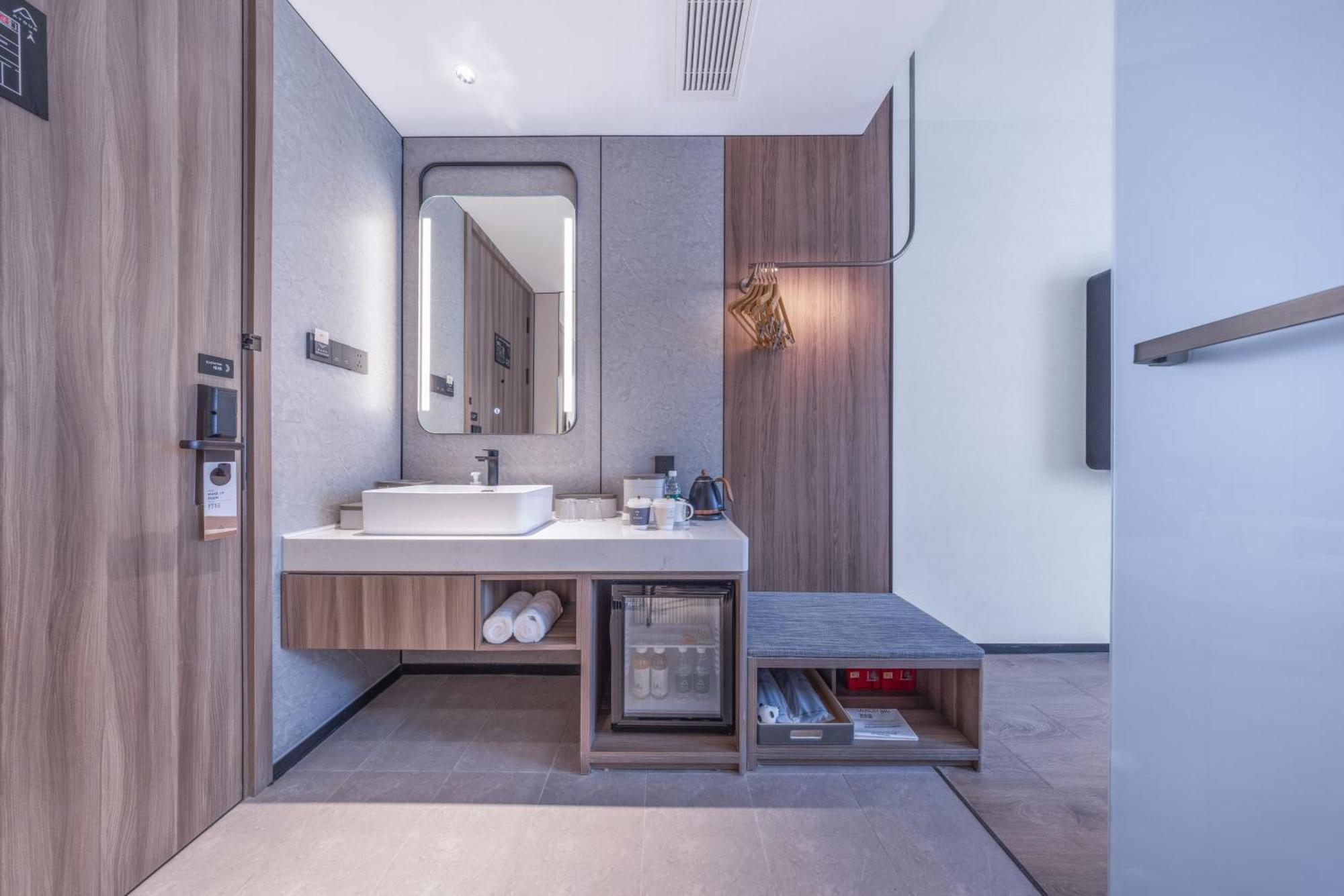 Atour X Hotel The Bund East Nanjing Road Shanghai Exterior photo